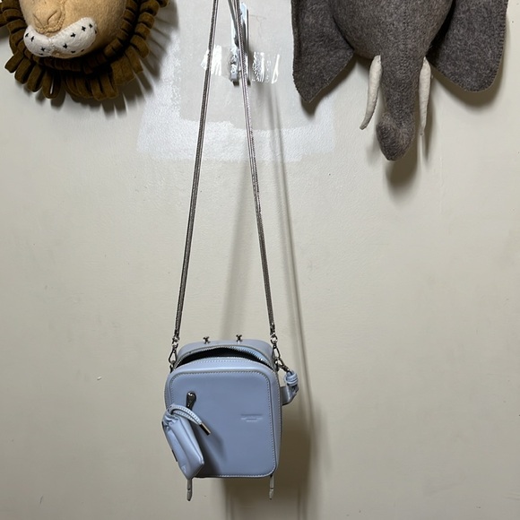 Hanwen New York Camera & AirPod pouch bag - Picture 4 of 8